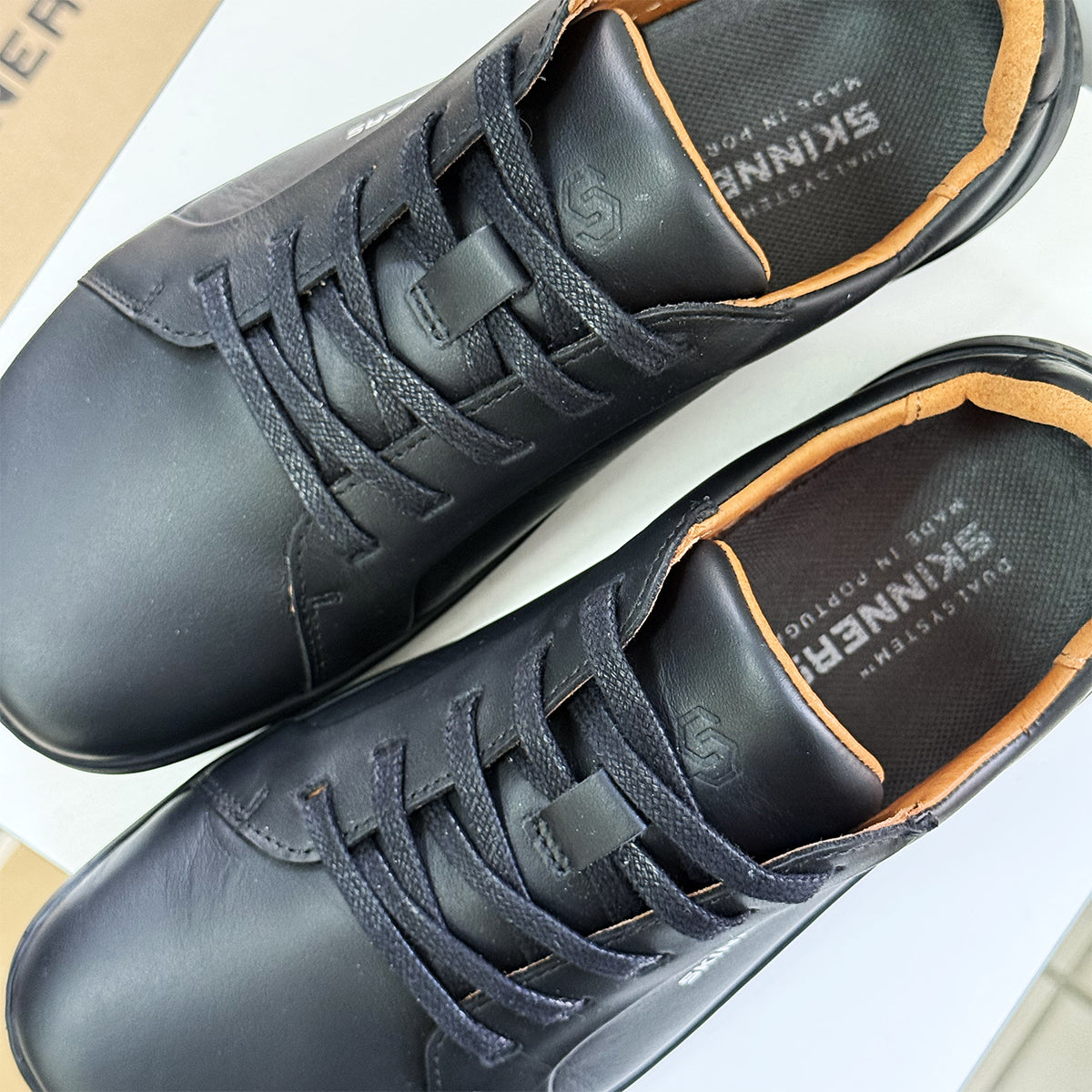 Waxed shoelaces black