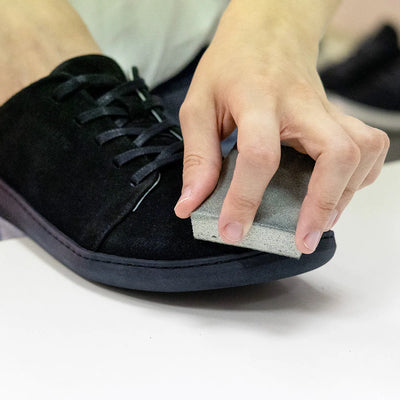 skinners_cistici_penova_kostka_velour_nubuck_box_1