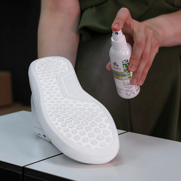 Čistiaci sprej na podrážky a topánky MAGIC CLEANER