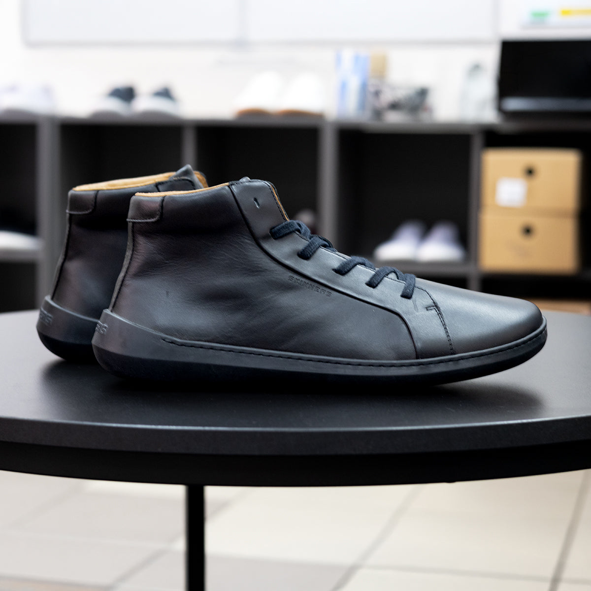 Moonwalker High Top Black (Black) – Rette den Schuh