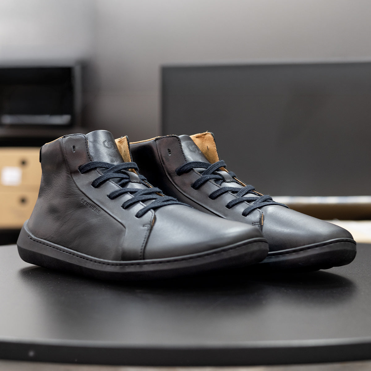 Moonwalker High Top Black (Black) – Rette den Schuh