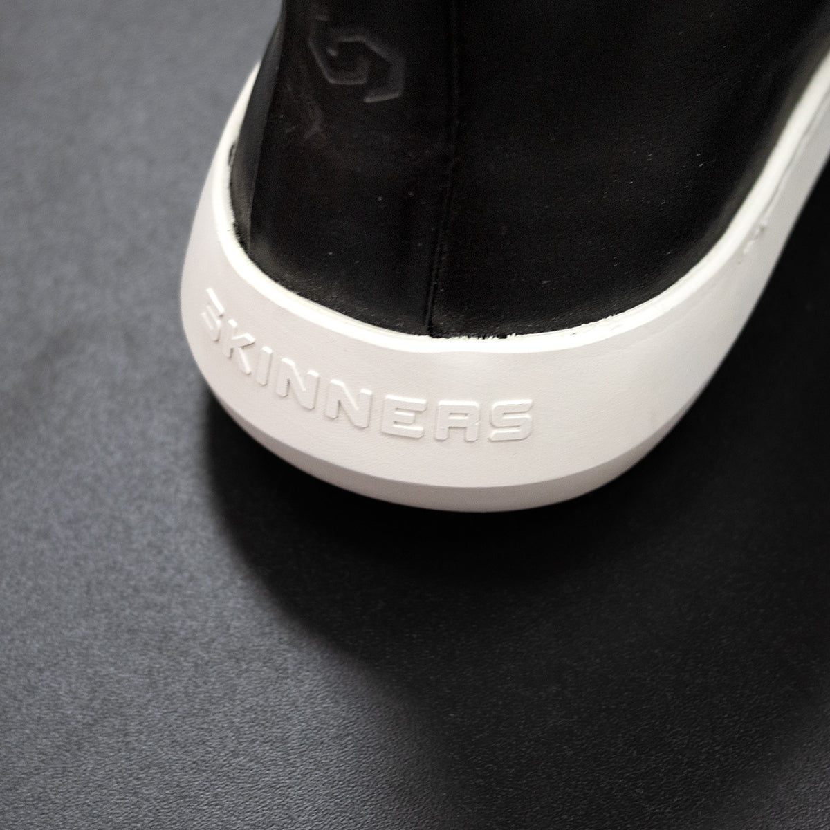 Moonwalker High Top Black – zachraň botu