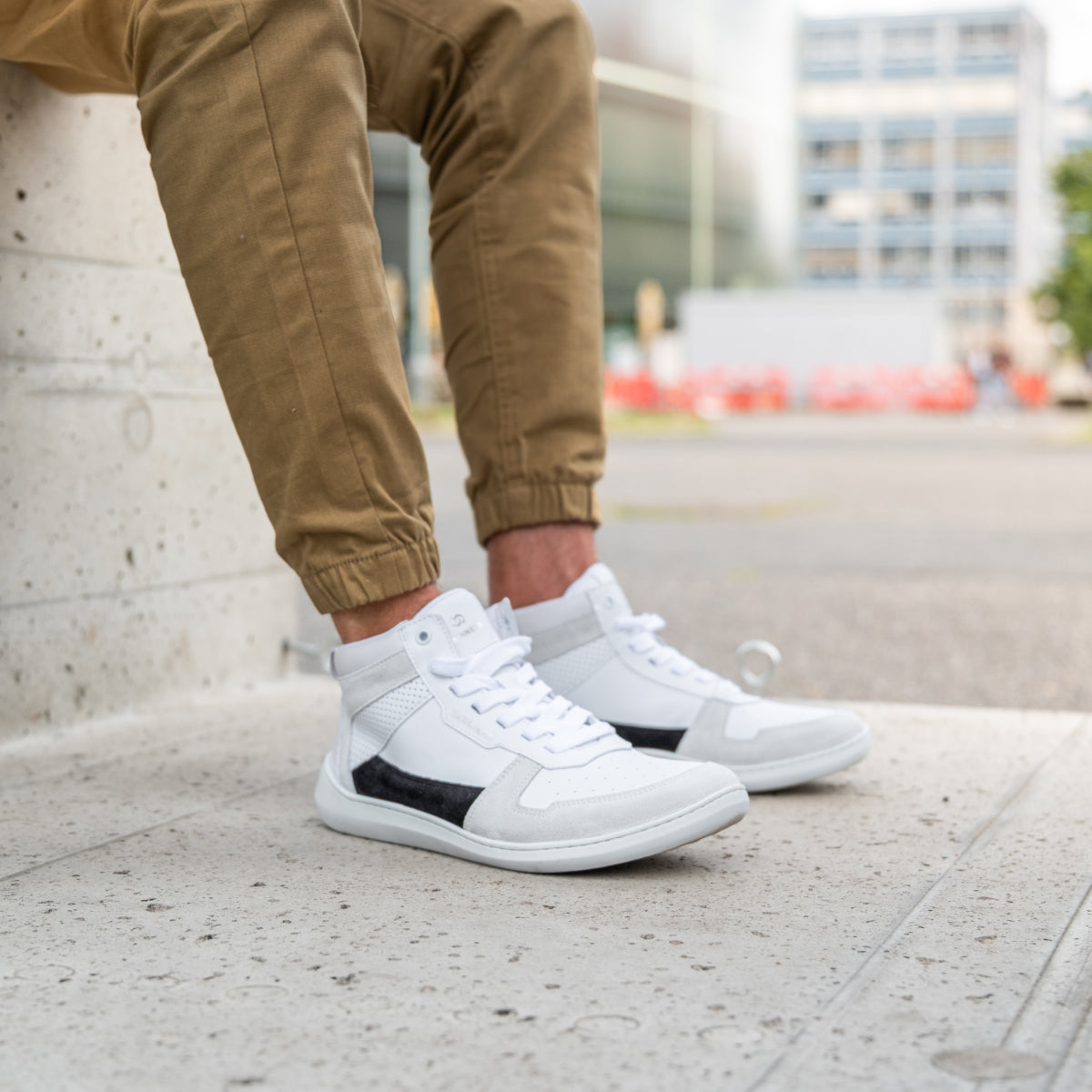 Oldschooler High Top Black/White
