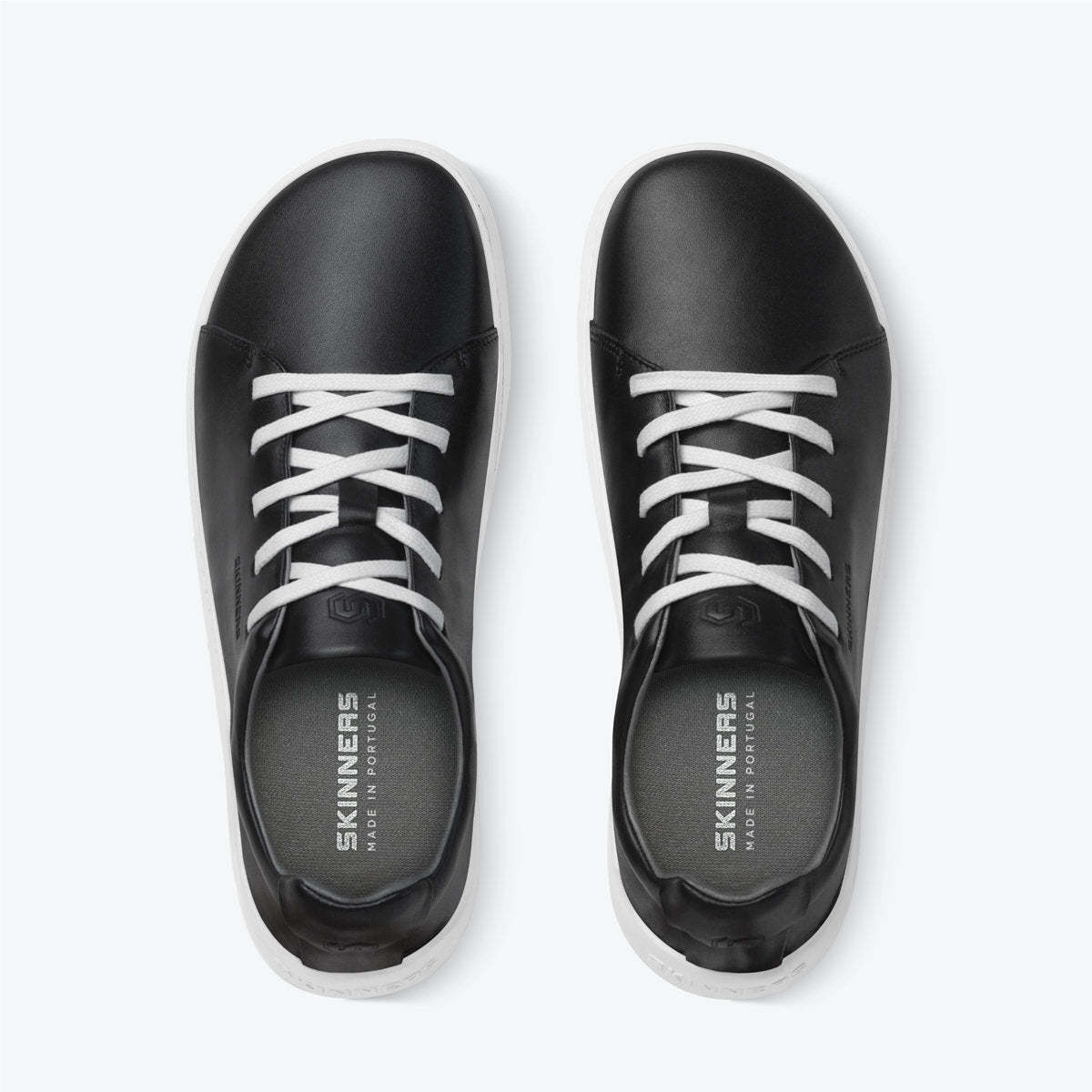 Walker Black/White – Rettet den Schuh